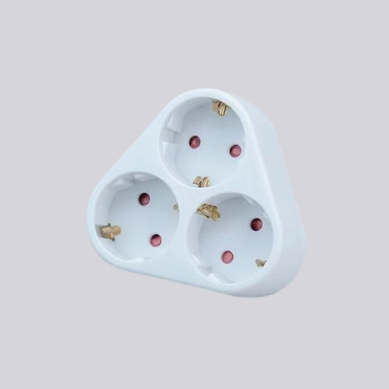 G01-03A tysk type tre runde stik trekantet adapter